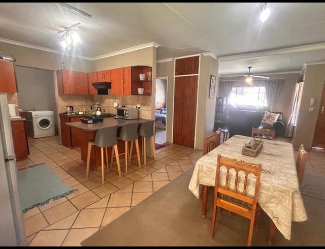 2 BEDROOM TOWNHOUSE FOR SALE IN STANDERTON CENTRAL